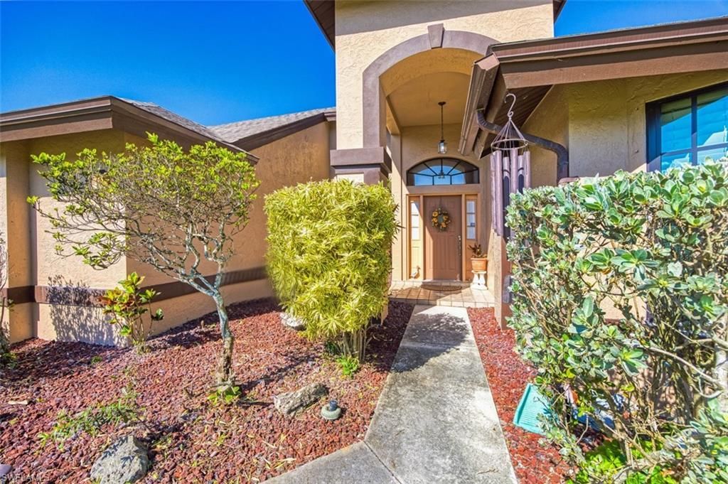 20612 Charing Cross Cir, Estero, FL 33928 Photo