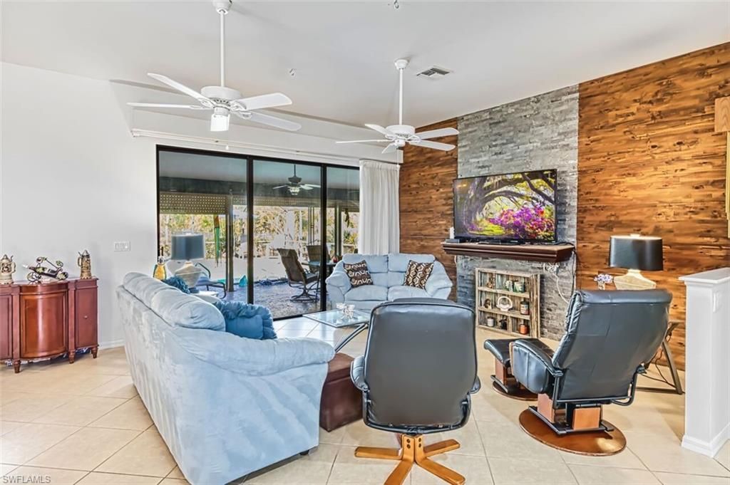 20612 Charing Cross Cir, Estero, FL 33928 Photo