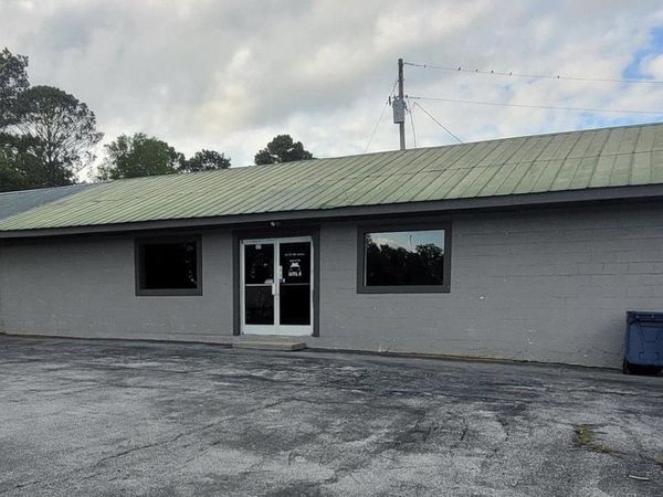 1631 Oak St, Russellville, AL 35654