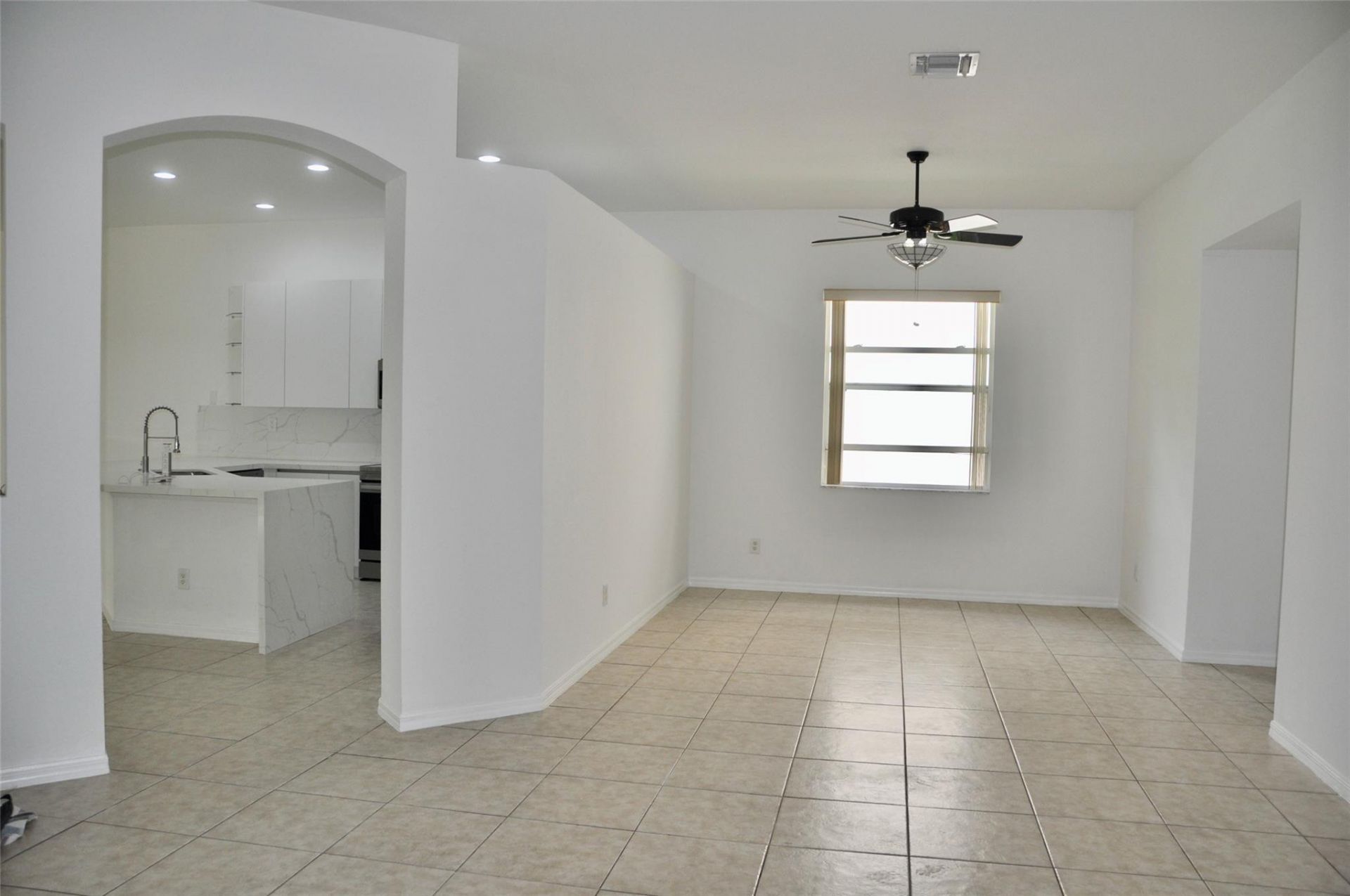 19496 S Whitewater Avenue, Weston, FL 33332 Photo