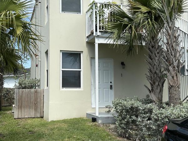 661 NW 21st Terrace, Fort Lauderdale, FL 33311