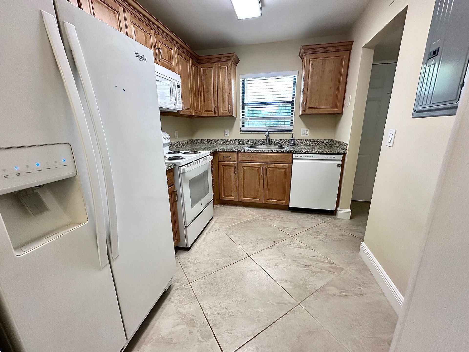 21904 Lake Forest Circle, Unit 101, Boca Raton, FL 33433 Photo
