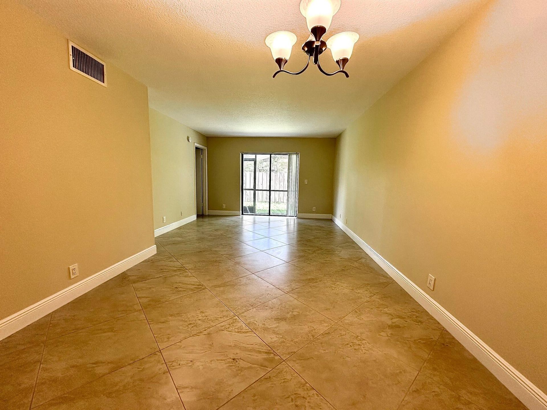 21904 Lake Forest Circle, Unit 101, Boca Raton, FL 33433 Photo