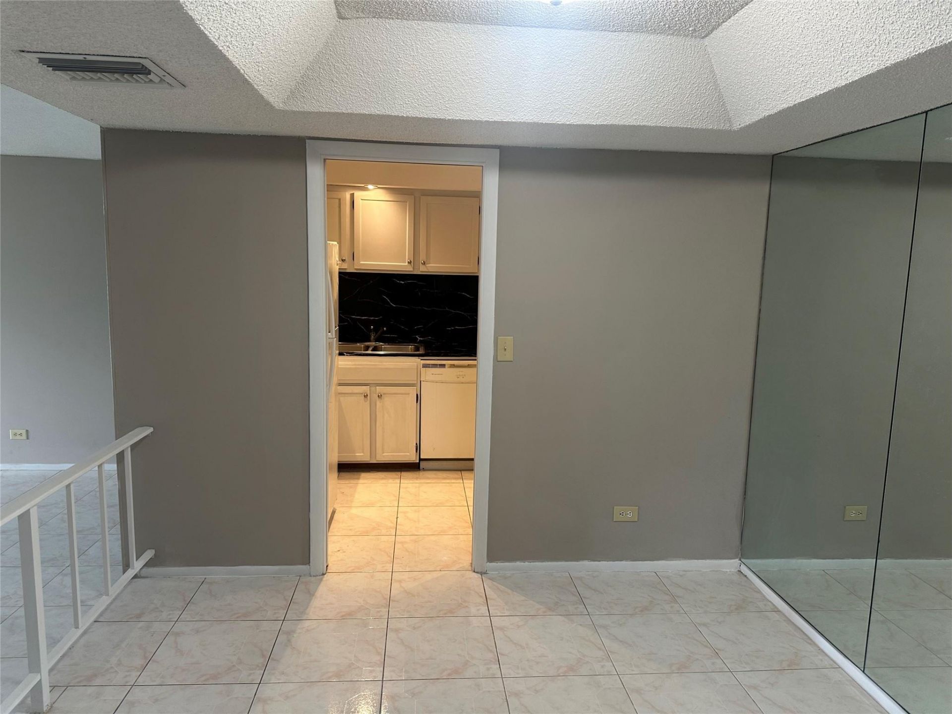 3740 Inverrary Drive, Unit 2d, Lauderhill, FL 33319 Photo