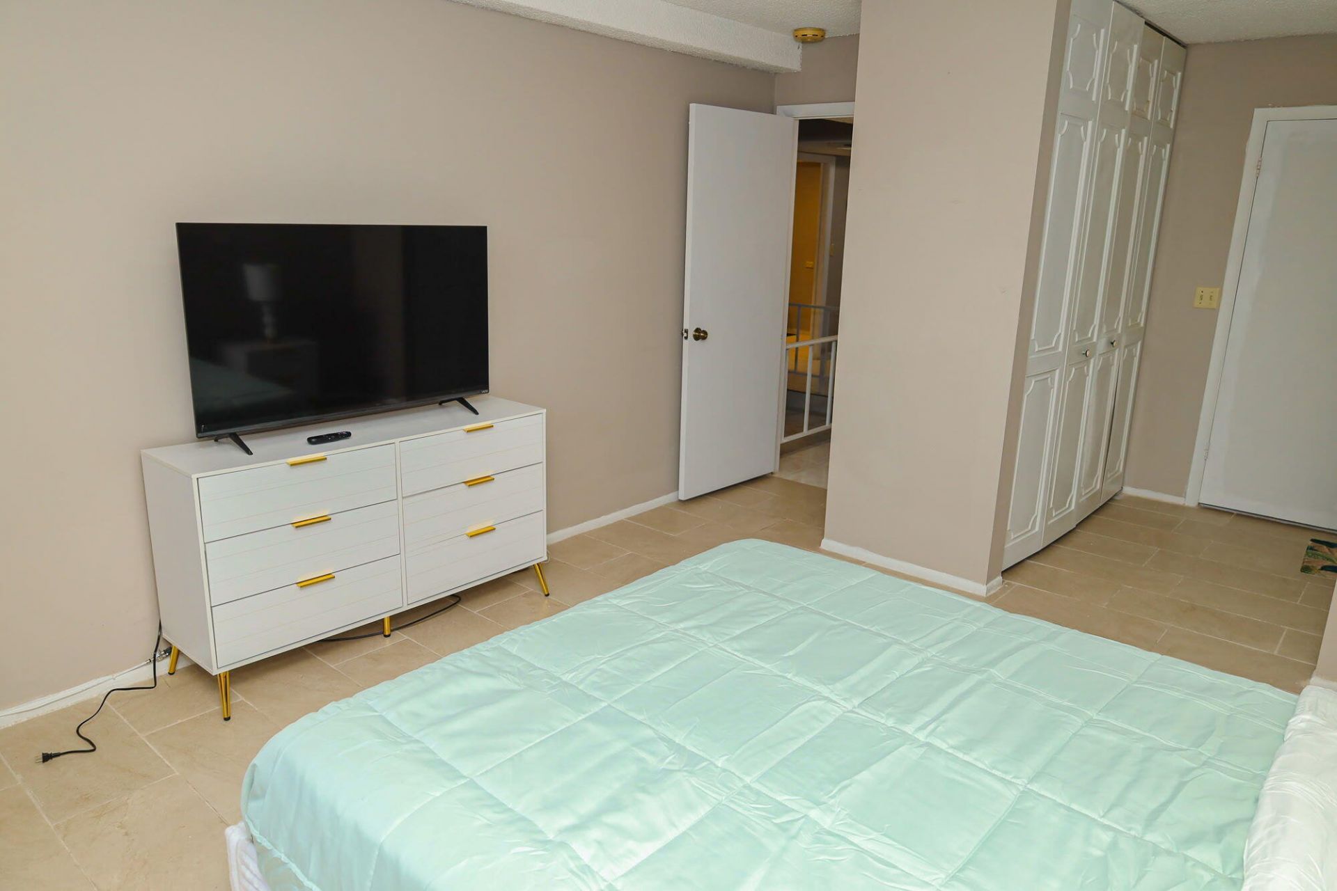 3740 Inverrary Drive, Unit 2d, Lauderhill, FL 33319 Photo