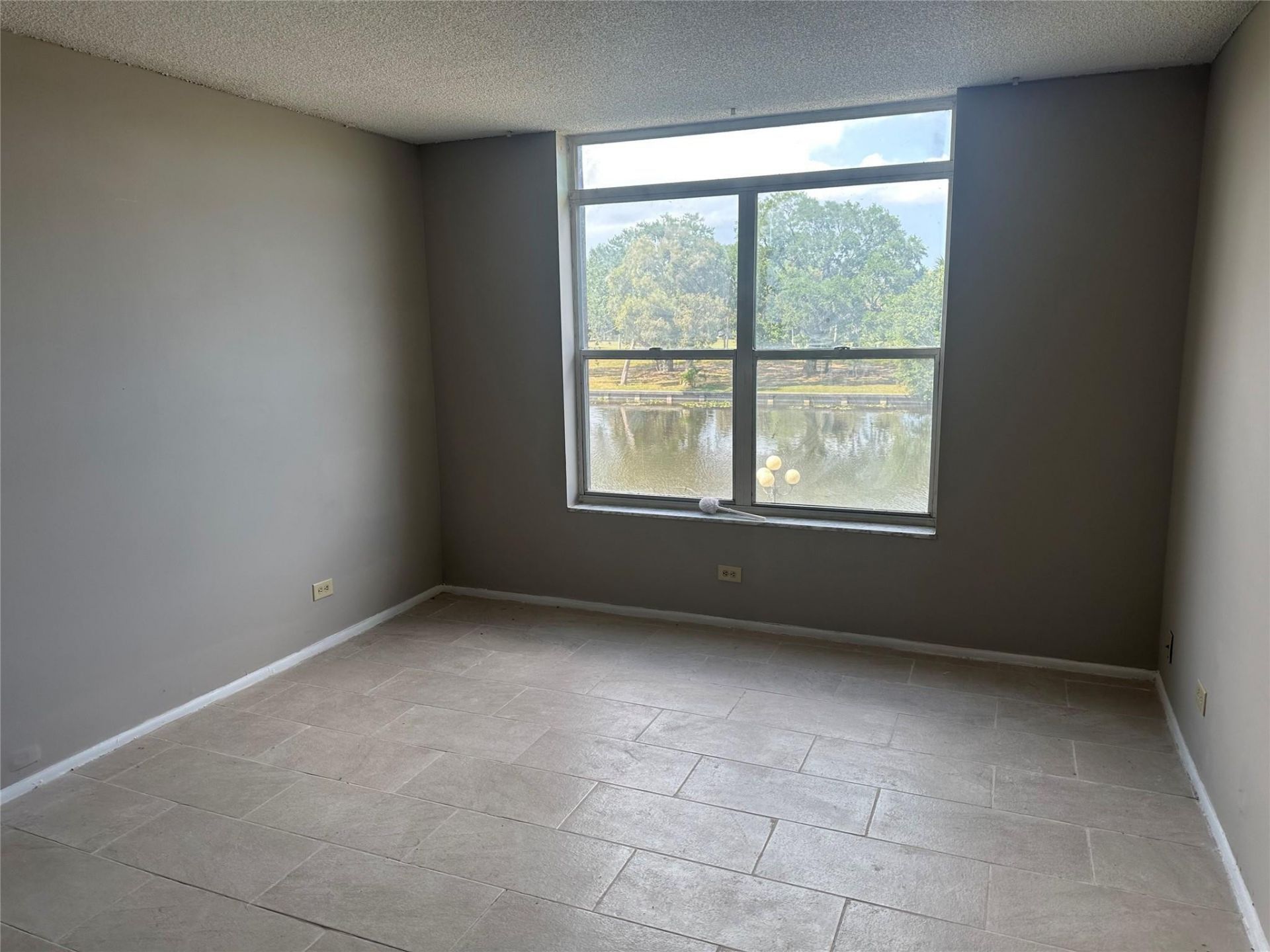 3740 Inverrary Drive, Unit 2d, Lauderhill, FL 33319 Photo
