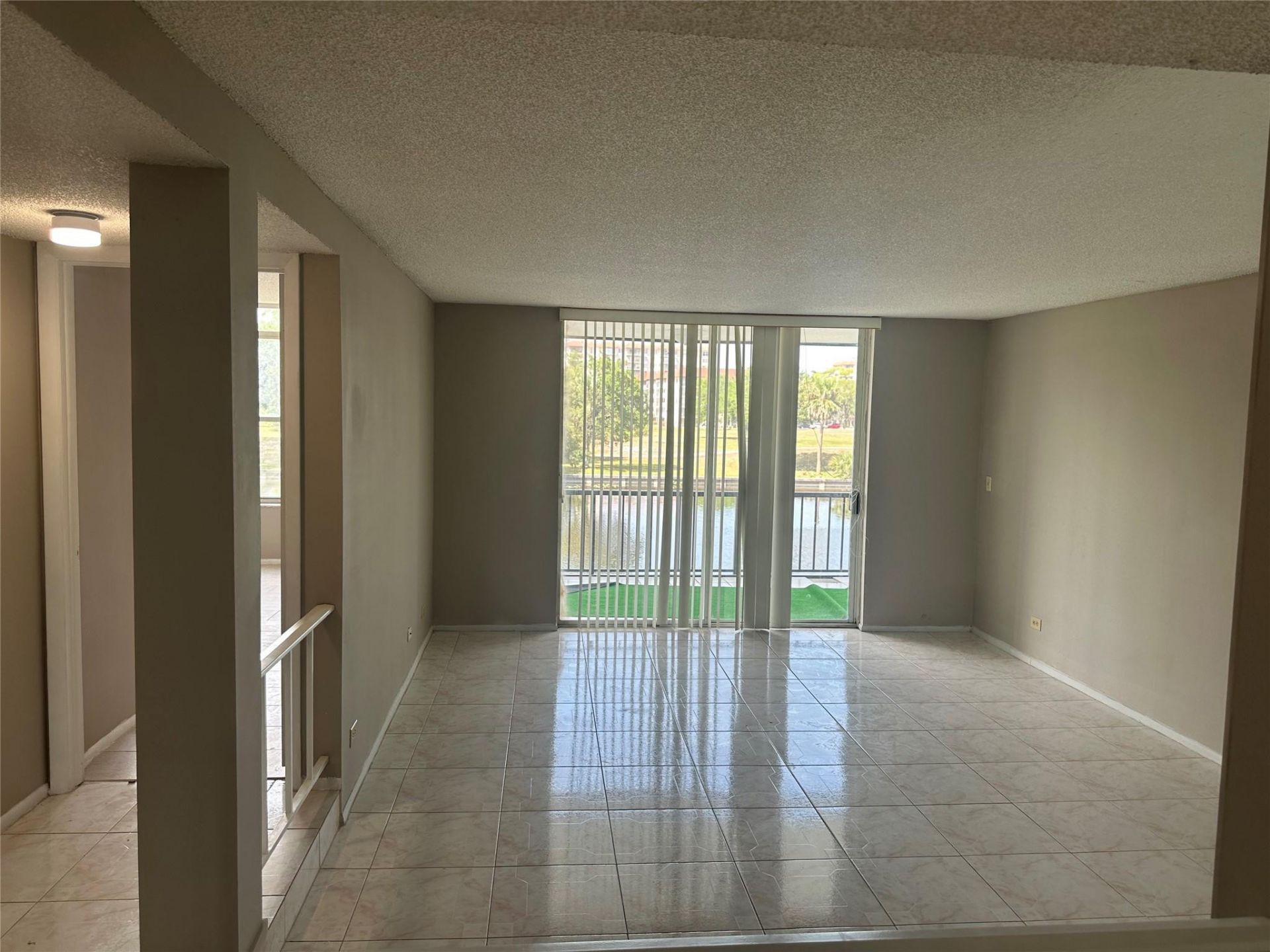 3740 Inverrary Drive, Unit 2d, Lauderhill, FL 33319 Photo