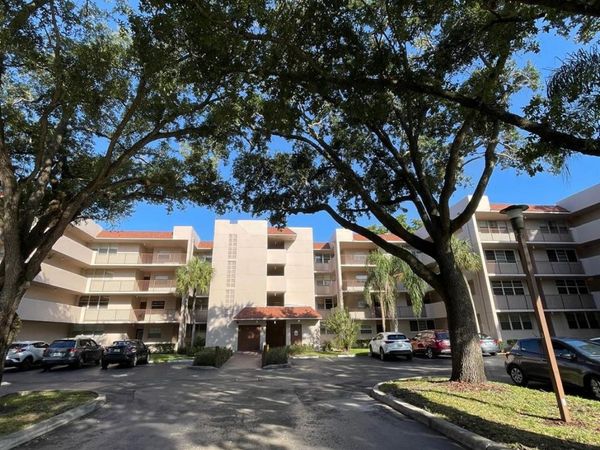 1811 Sabal Palm Drive, Unit 303, Davie, FL 33324