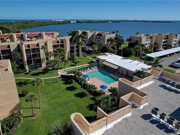 3442 NE Causeway Boulevard, Unit 401, Hutchinson Island, FL 34957
