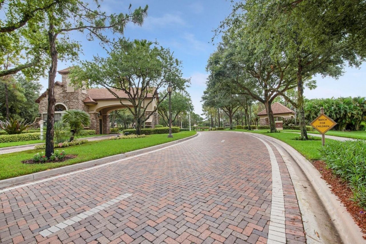8895 Chestnut Ridge Way, Boynton Beach, FL 33473 Photo