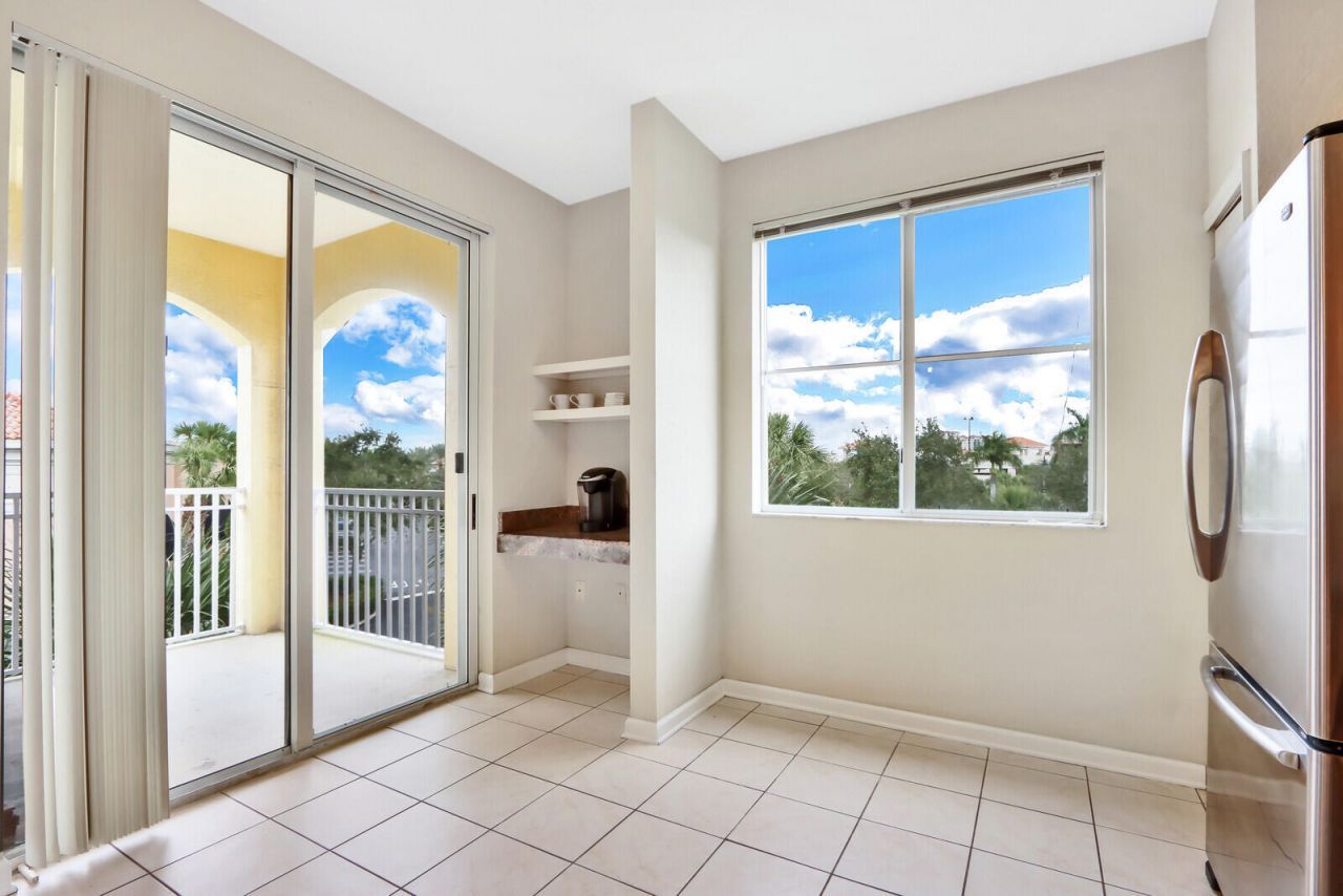 11021 Legacy Lane, Unit 303, Palm Beach Gardens, FL 33410 Photo