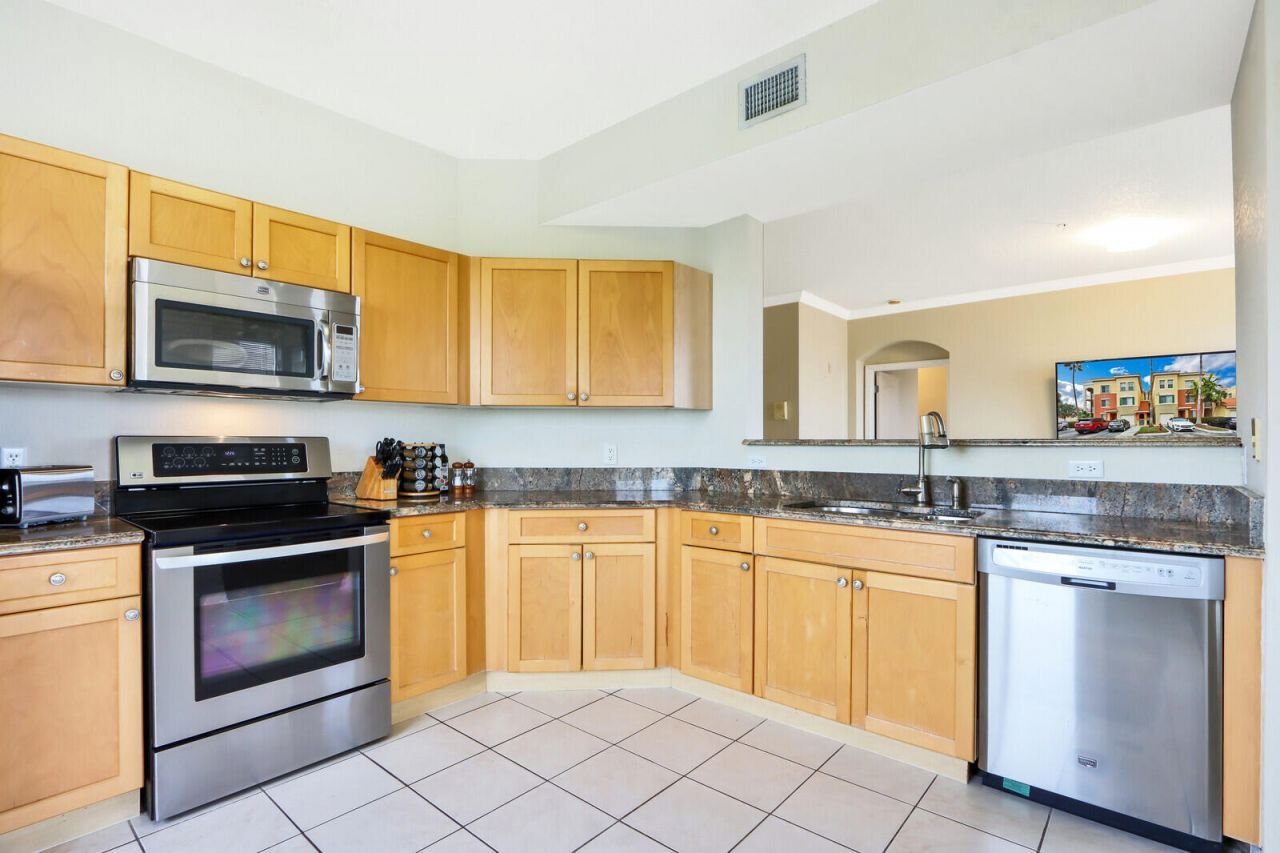 11021 Legacy Lane, Unit 303, Palm Beach Gardens, FL 33410 Photo