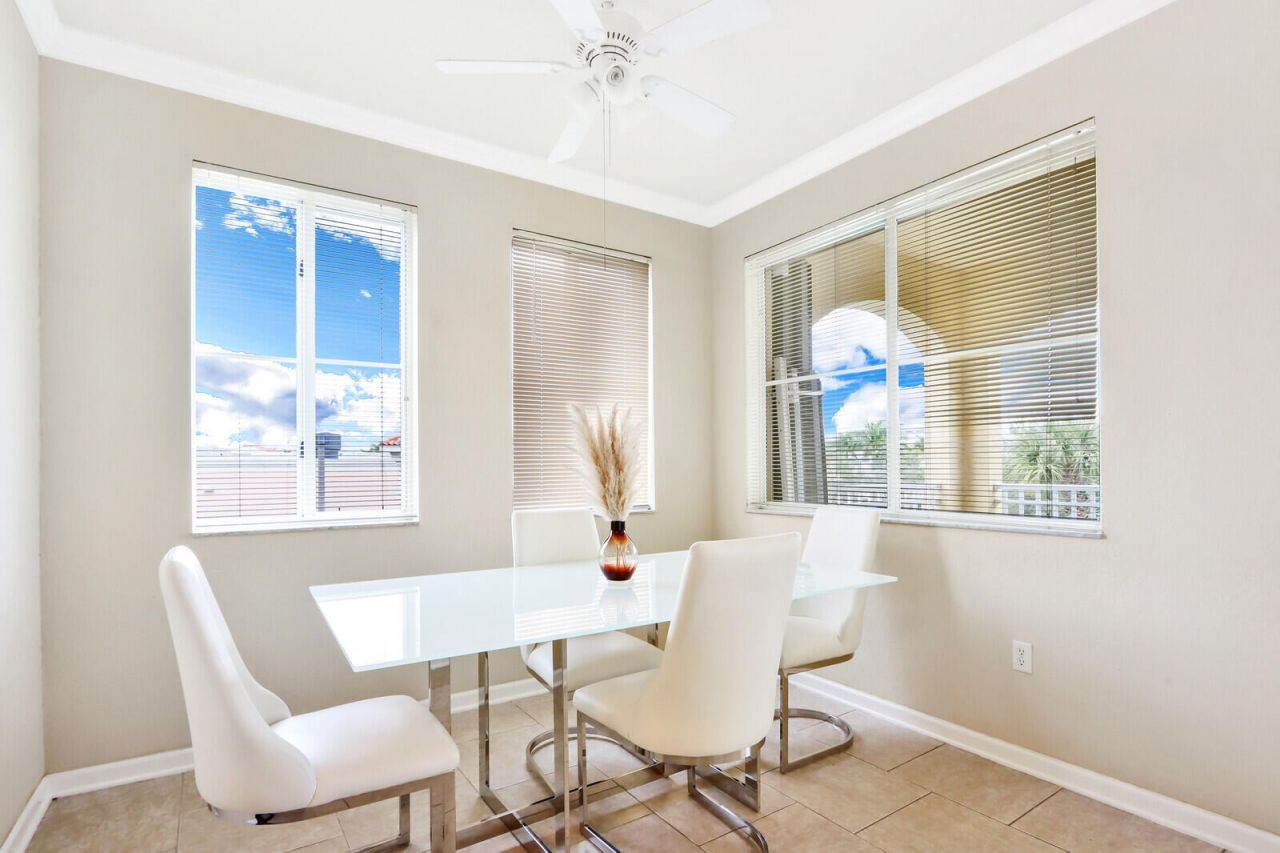 11021 Legacy Lane, Unit 303, Palm Beach Gardens, FL 33410 Photo