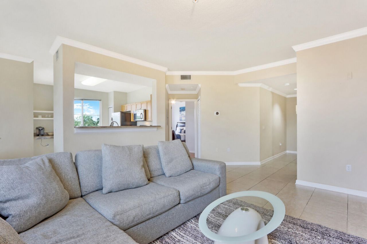 11021 Legacy Lane, Unit 303, Palm Beach Gardens, FL 33410 Photo