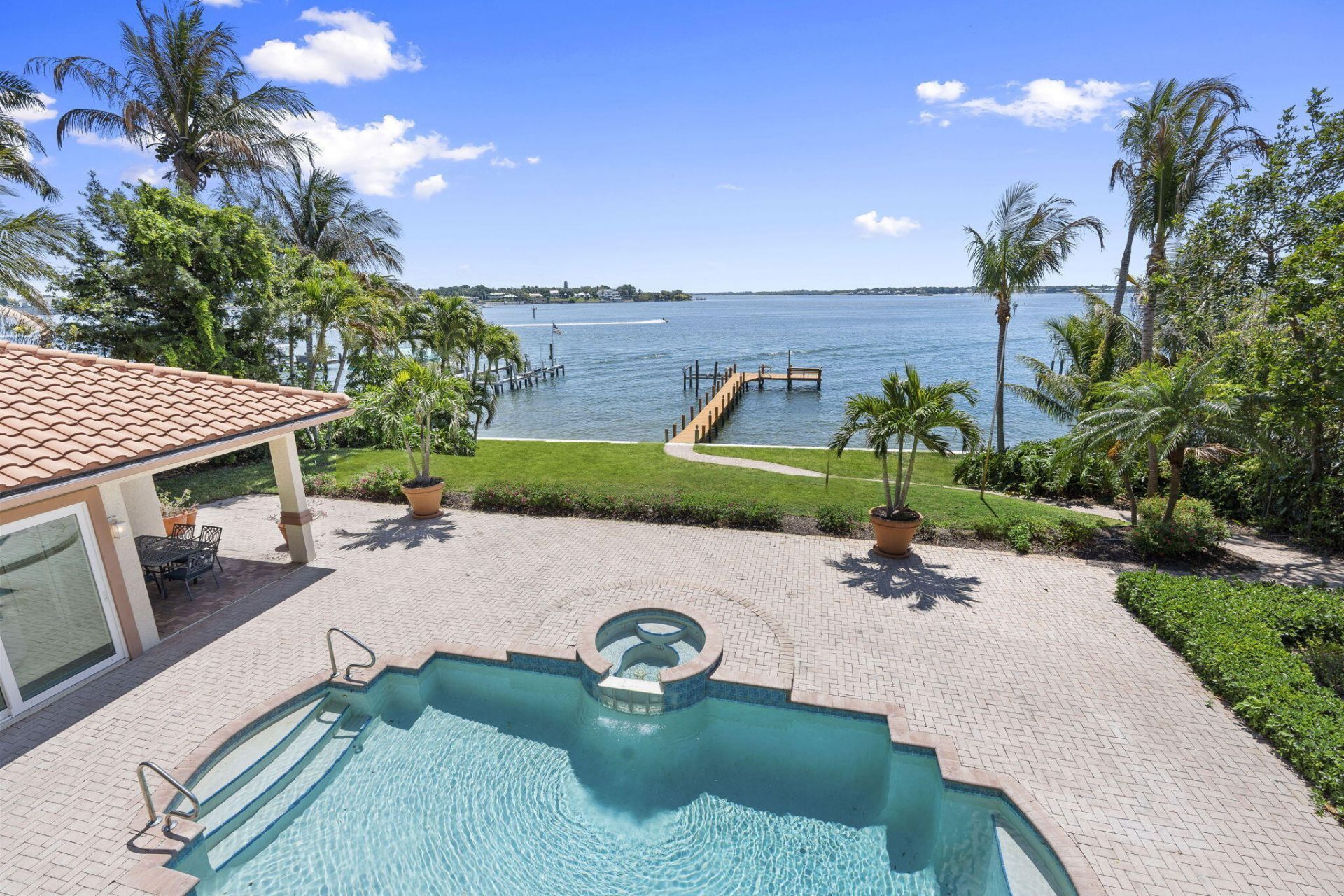3984 SE Old St Lucie Boulevard, Stuart, FL 34996 Photo