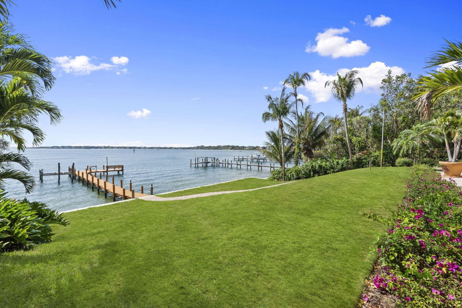 3984 SE Old St Lucie Boulevard, Stuart, FL 34996 Photo