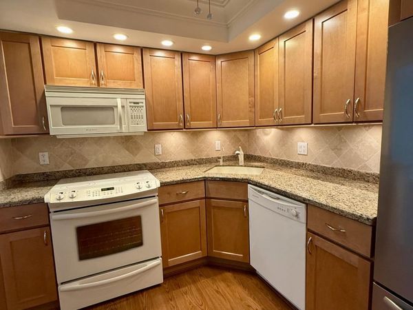 101 Briny Avenue, Unit 906, Pompano Beach, FL 33062