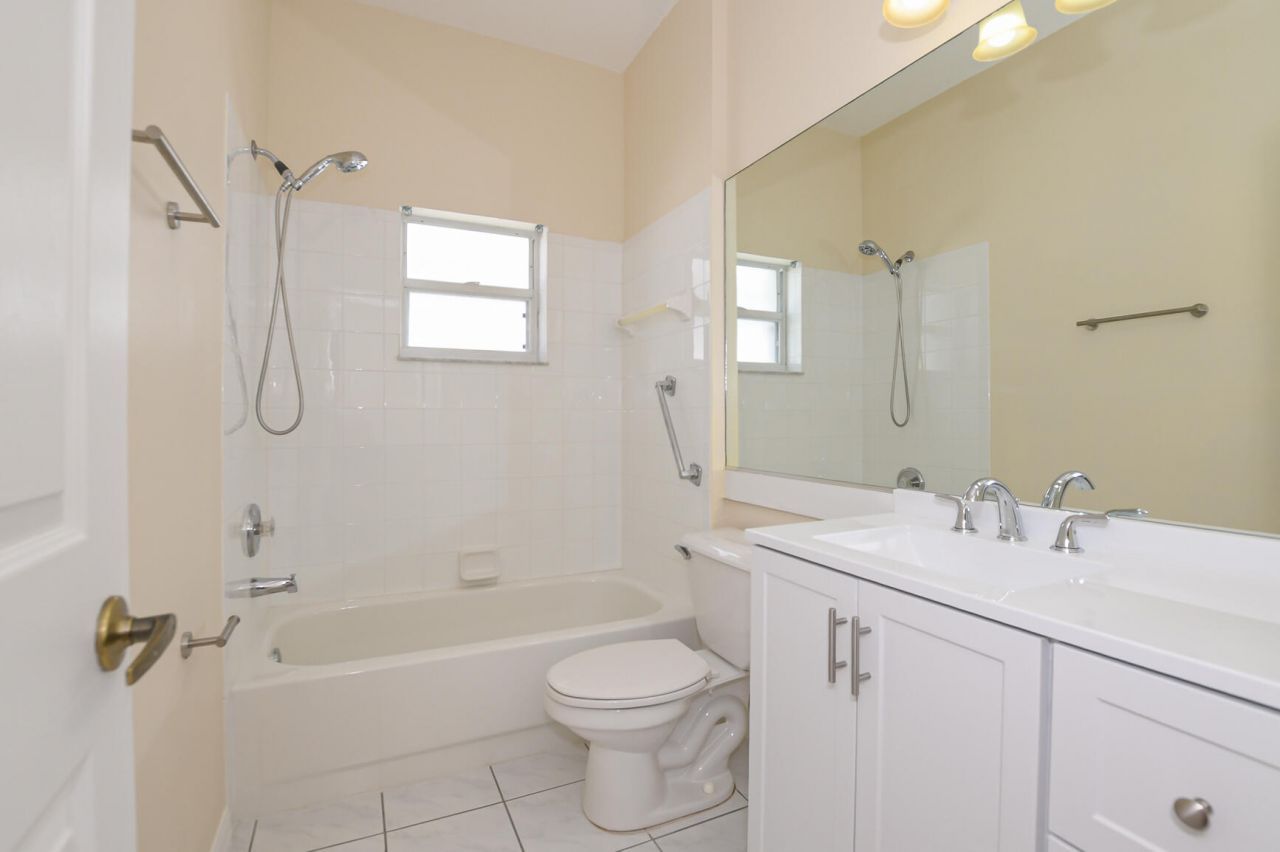 549 NW Portofino Lane, Port Saint Lucie, FL 34986 Photo
