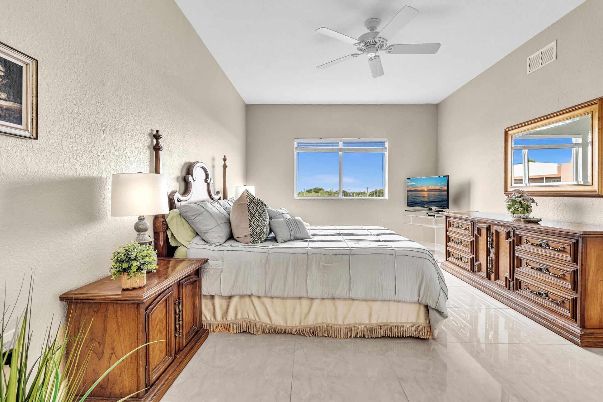 7735 Yardley Drive, Unit 406, Tamarac, FL 33321 Photo
