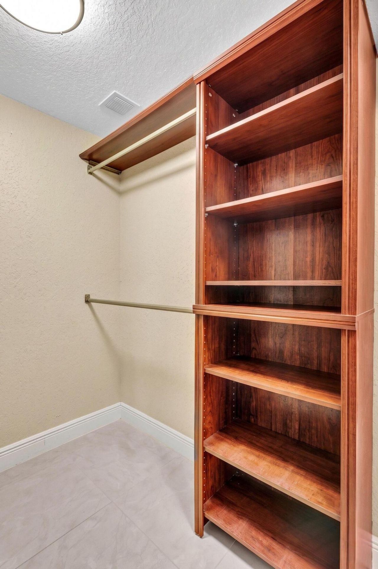 7735 Yardley Drive, Unit 406, Tamarac, FL 33321 Photo