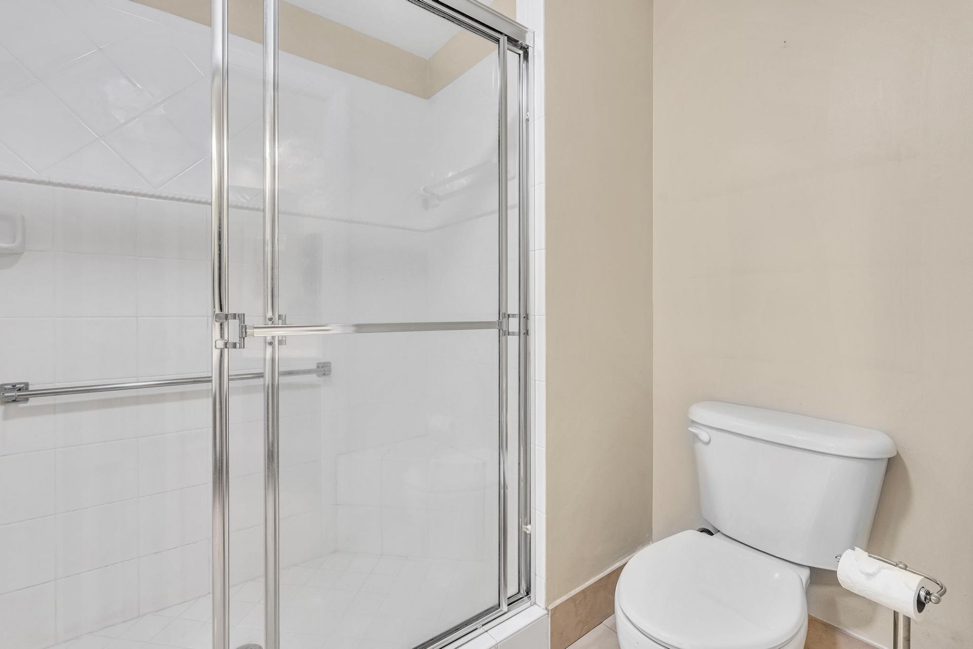 7735 Yardley Drive, Unit 406, Tamarac, FL 33321 Photo