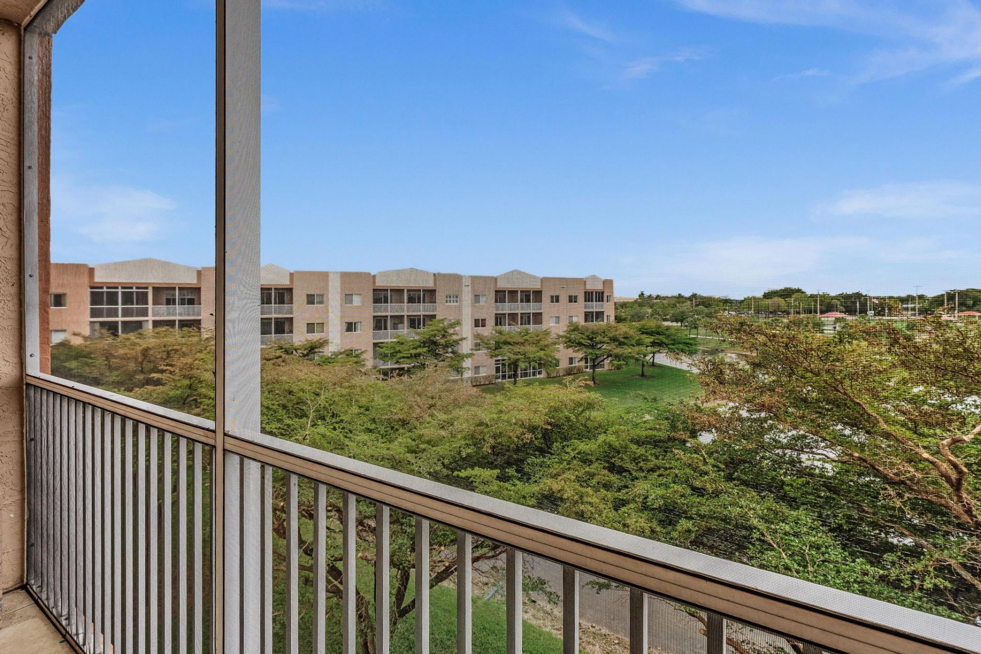 7735 Yardley Drive, Unit 406, Tamarac, FL 33321 Photo