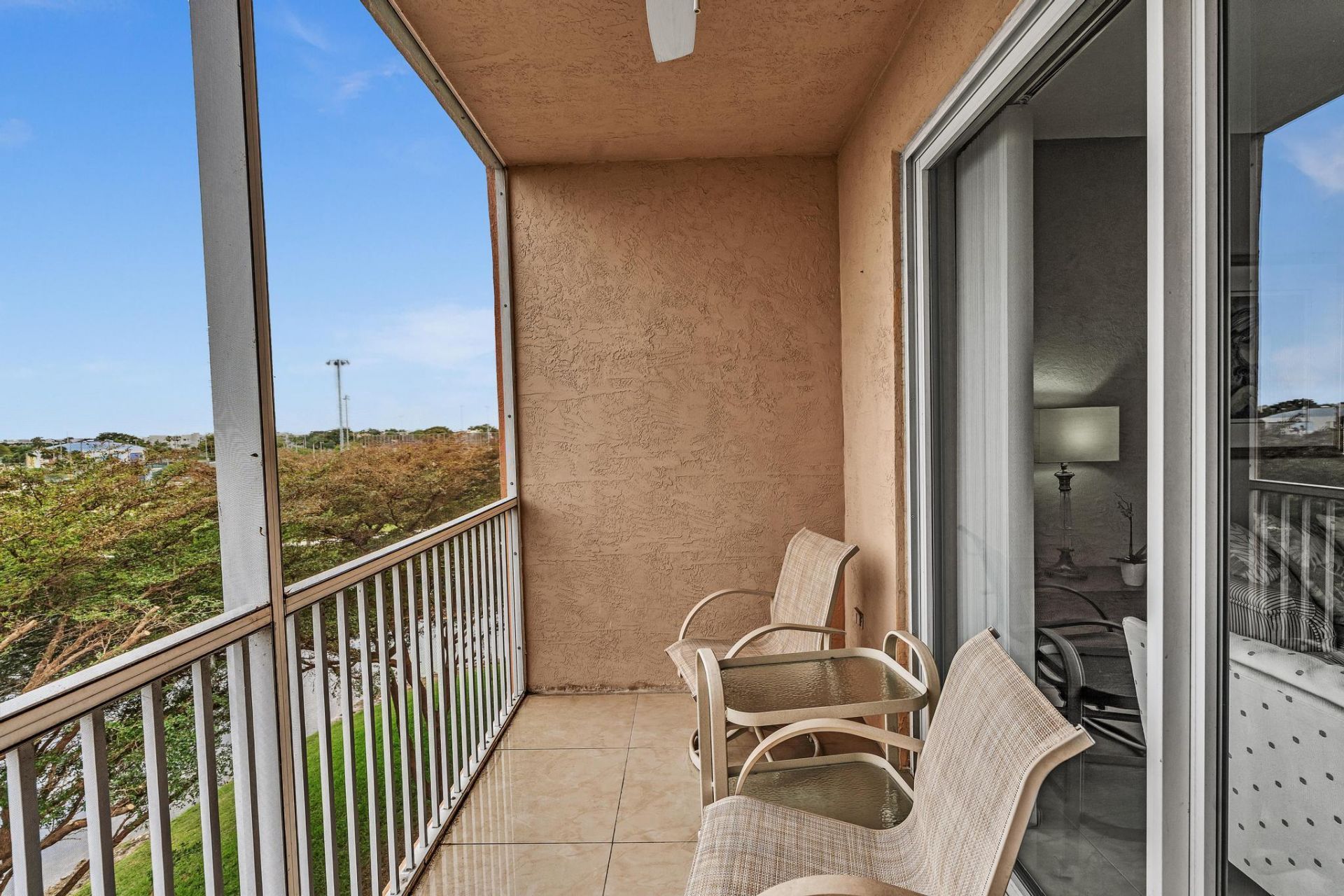 7735 Yardley Drive, Unit 406, Tamarac, FL 33321 Photo