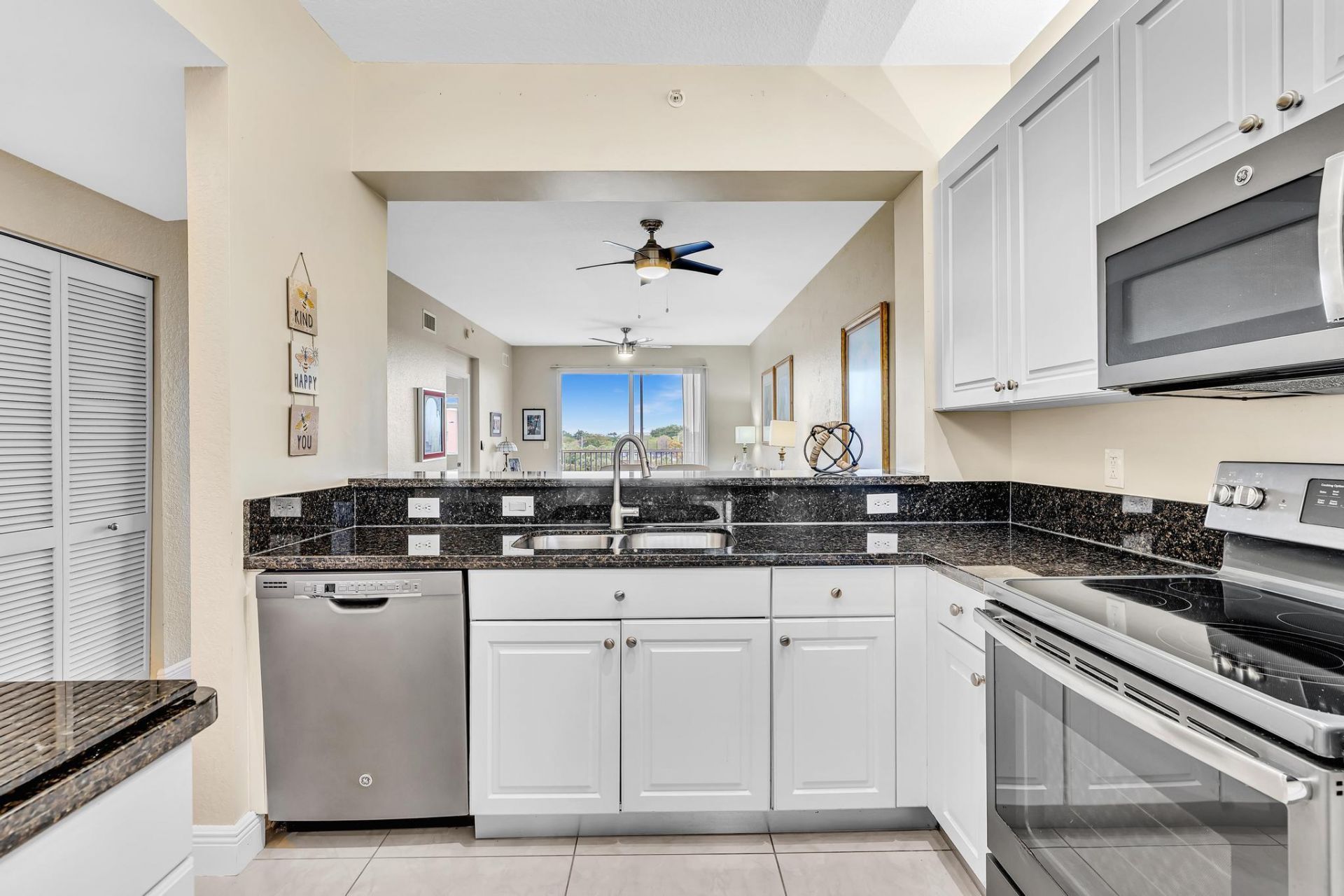 7735 Yardley Drive, Unit 406, Tamarac, FL 33321 Photo
