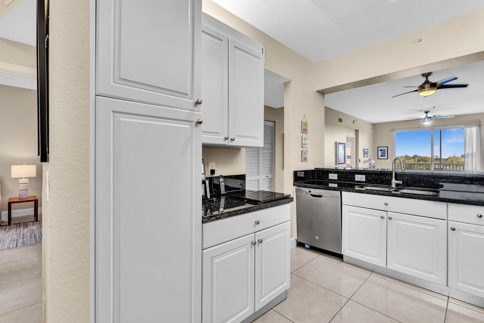 7735 Yardley Drive, Unit 406, Tamarac, FL 33321 Photo