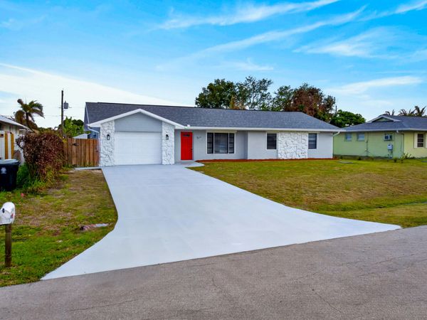 214 SE Duval Avenue, Port St. Lucie, FL 34983
