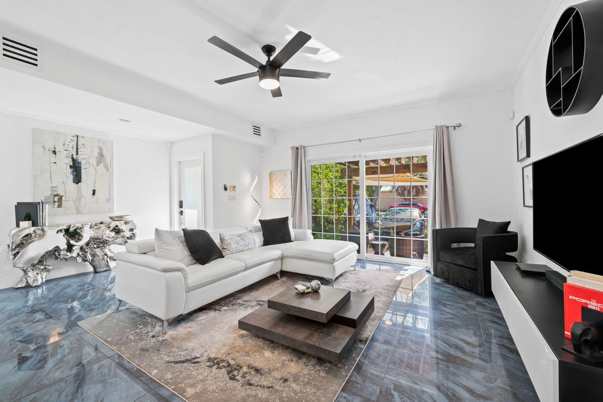641 NW 1st Avenue, Fort Lauderdale, FL 33311 Photo