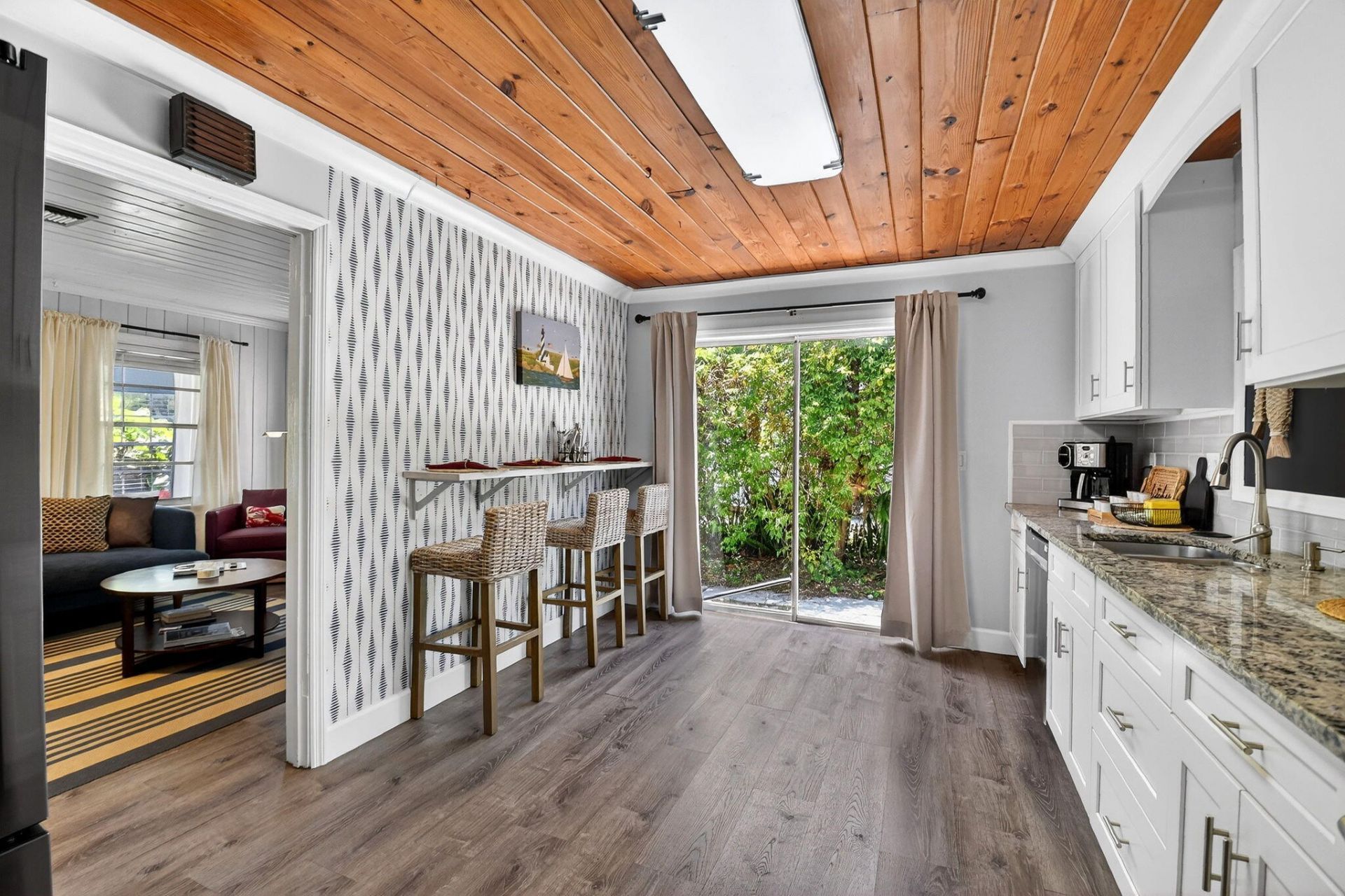 1123 Oak Street, West Palm Beach, FL 33405 Photo