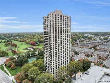 5000 N Southfield Center, Southfield, MI 48075