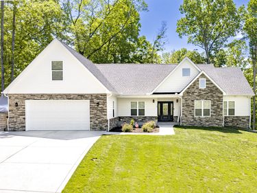 56 East Golden Island , Nancy, KY 42544
