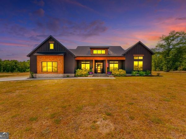 1457 Paris Avenue, Swainsboro, GA 30401