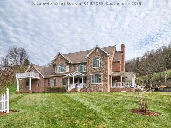 81 New Wine Lane, Charleston, WV 25312