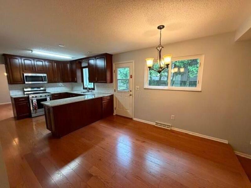 1806 Stonewall Drive , Newark, OH 43055 Photo 8