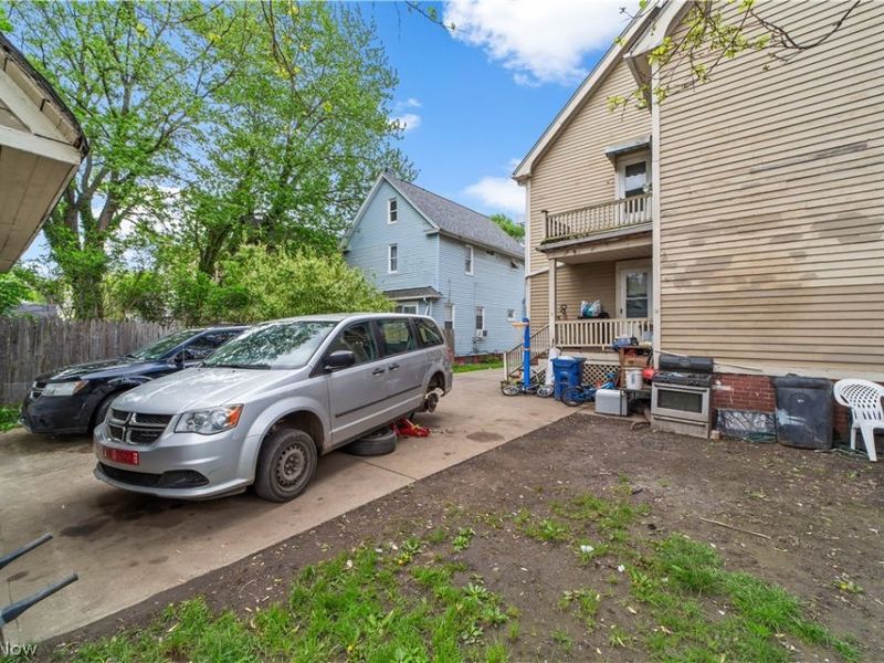 3732 Mack Court , Cleveland, OH 44109 Photo 11