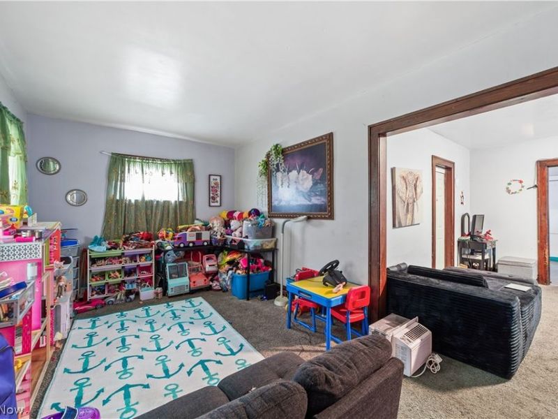 3732 Mack Court , Cleveland, OH 44109 Photo 6