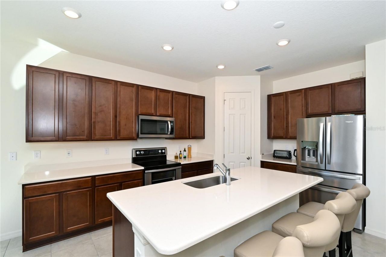 3551 74th Avenue Circle E, Sarasota, FL 34243 Photo