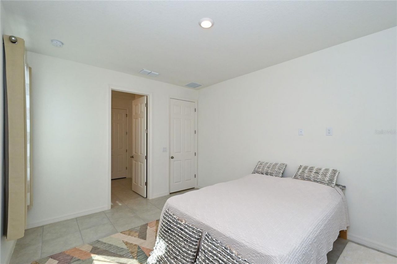 3551 74th Avenue Circle E, Sarasota, FL 34243 Photo