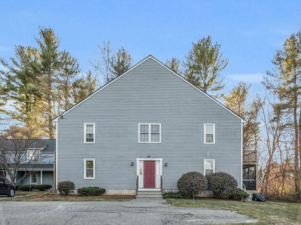 65 Lantern Lane, Unit 8, Dracut, MA 01826