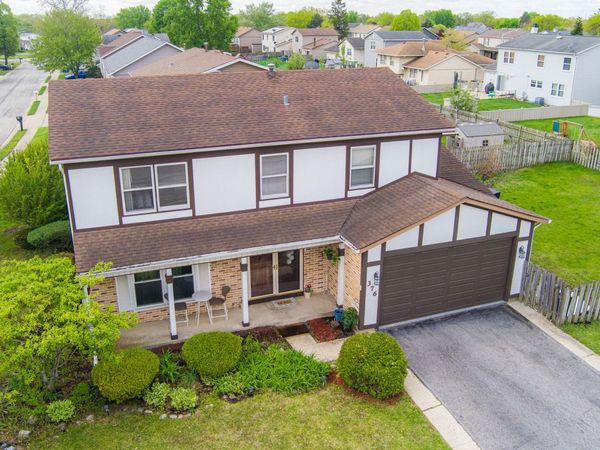 376 Canyon Trail , Carol Stream, IL 60188
