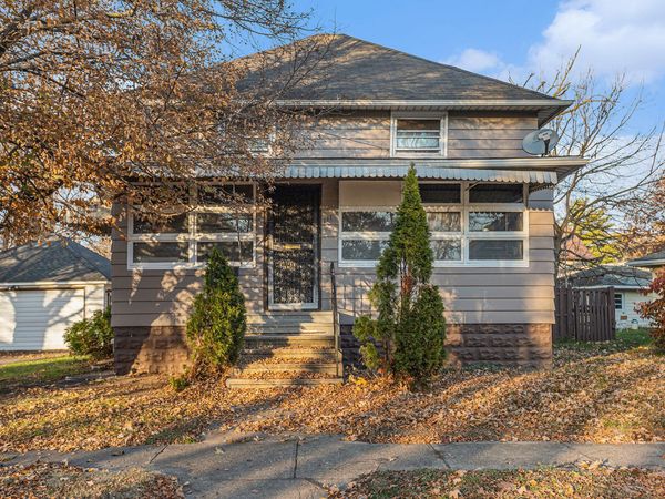 111 River Drive, Three Rivers, MI 49093