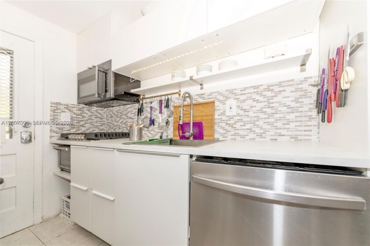 Please Call For Address, Unit 204, Miami Beach, FL 33139 Photo