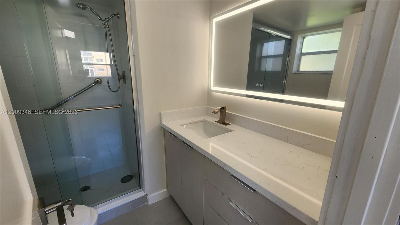 2711 N Pine Island Rd , Unit 112, Sunrise, FL 33322 Photo