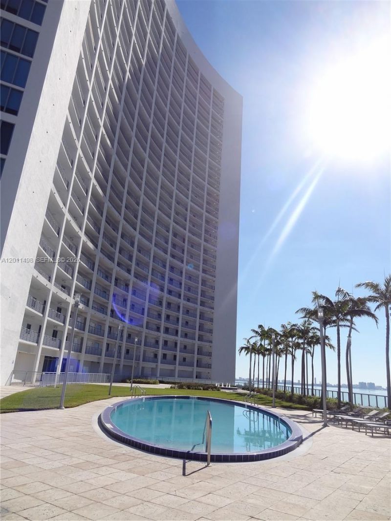 601 NE 36th St , Unit 1705, Miami, FL 33137 Photo