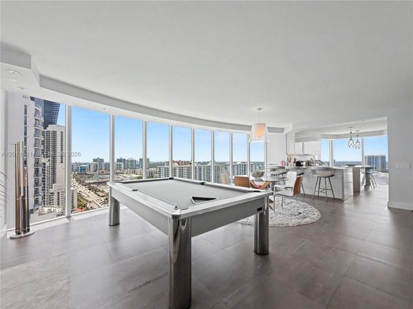 17555 Collins Ave, Unit 2501, Sunny Isles Beach, FL 33160
