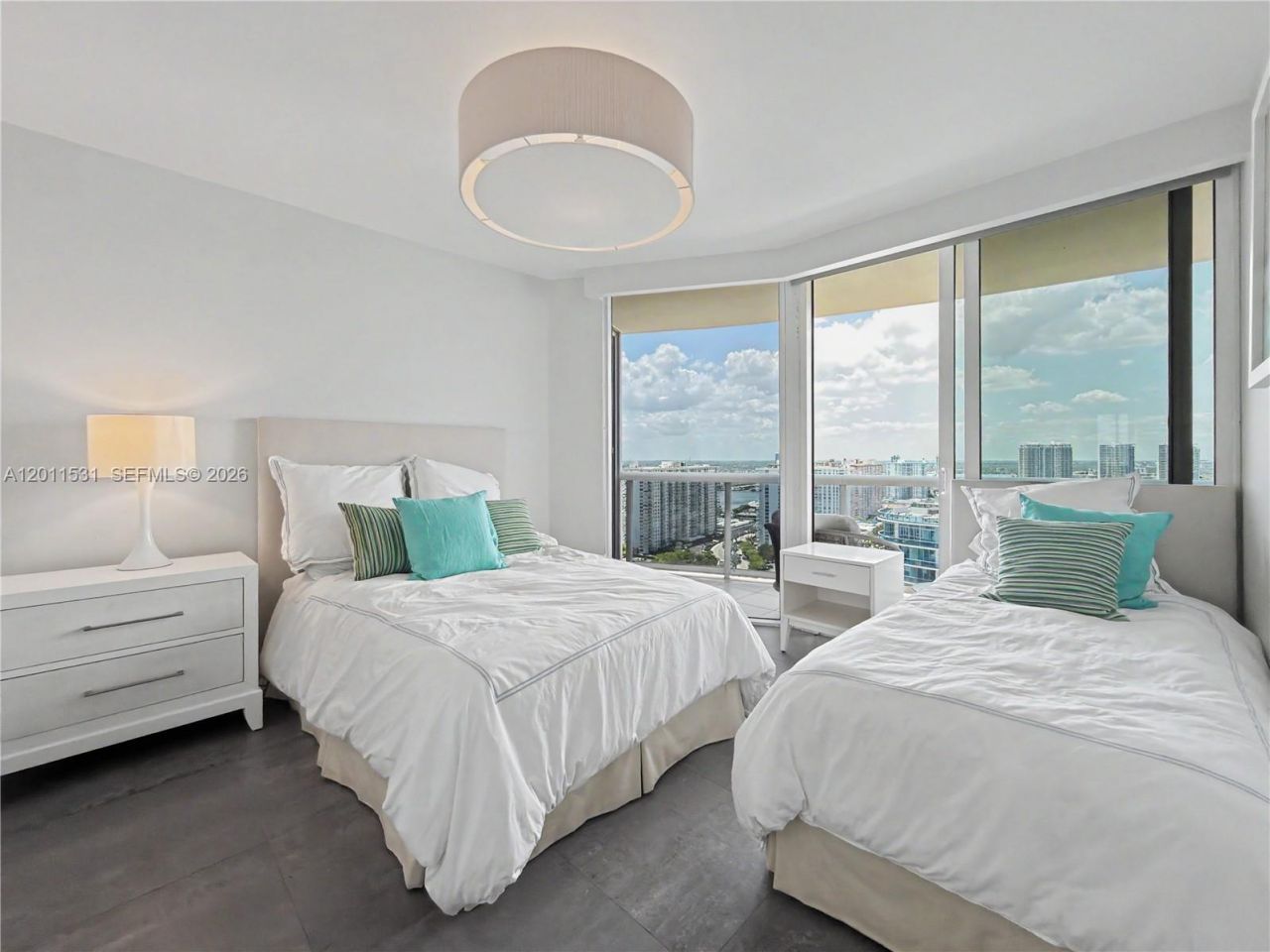 17555 Collins Ave, Unit 2501, Sunny Isles Beach, FL 33160 Photo