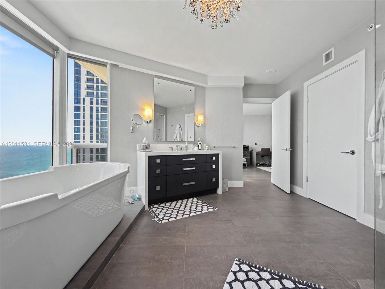 17555 Collins Ave, Unit 2501, Sunny Isles Beach, FL 33160 Photo